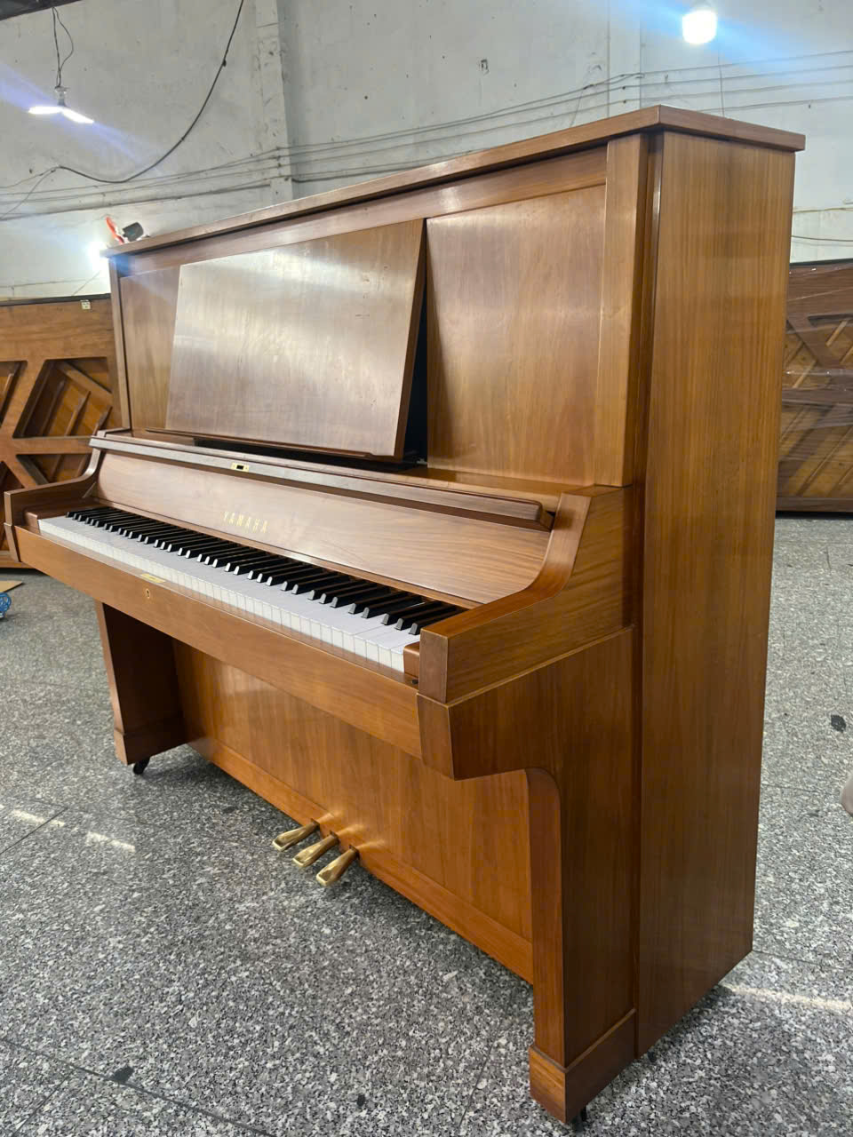 Piano Yamaha W101 Walnut
